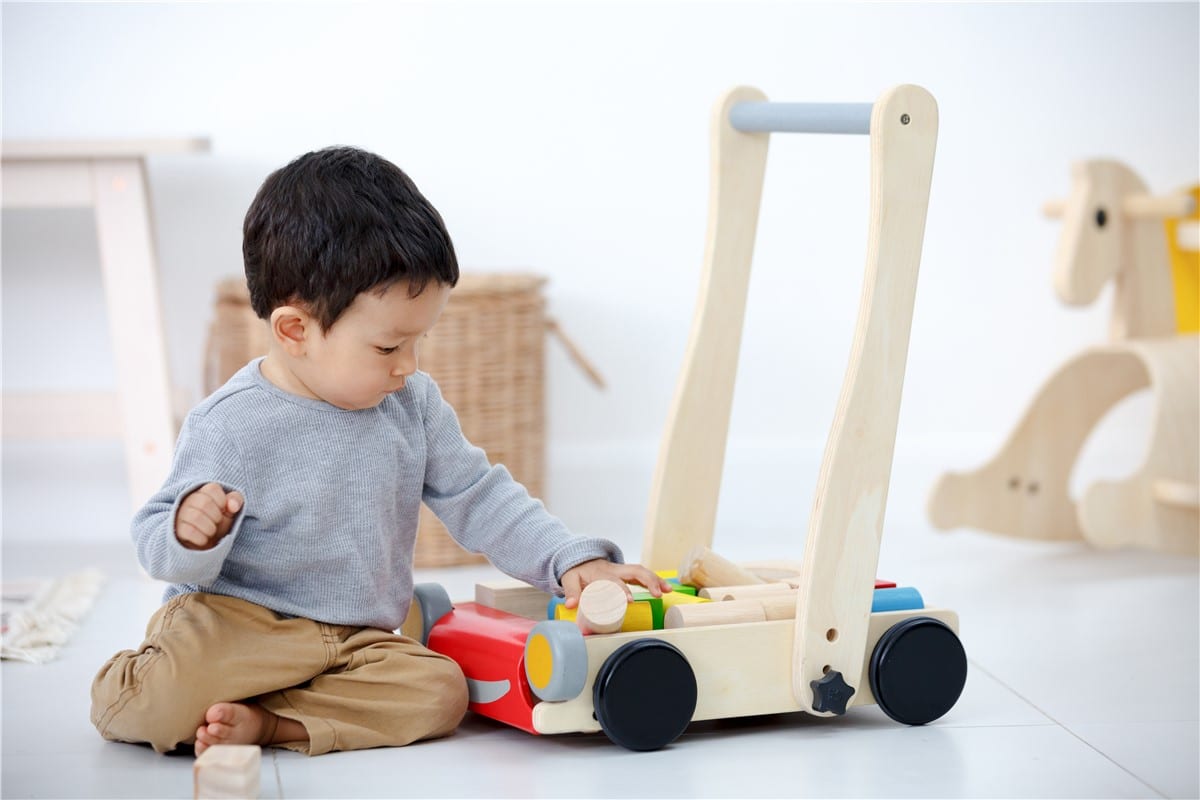 Baby walker Plan Toys - Imagen 7